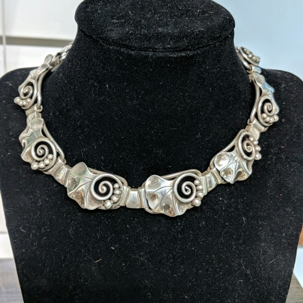 Gorgeous Sterling silver grapevine choker.